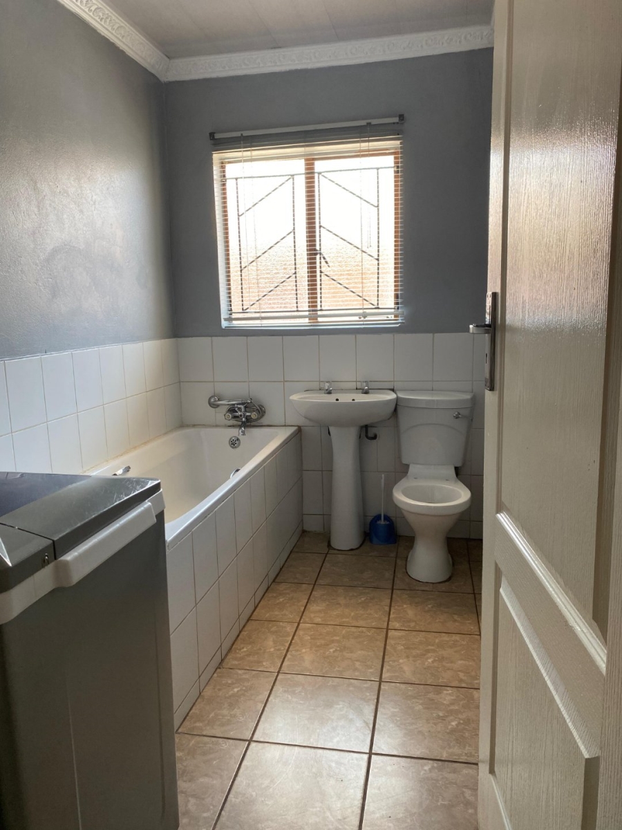 3 Bedroom Property for Sale in Grasslands Free State